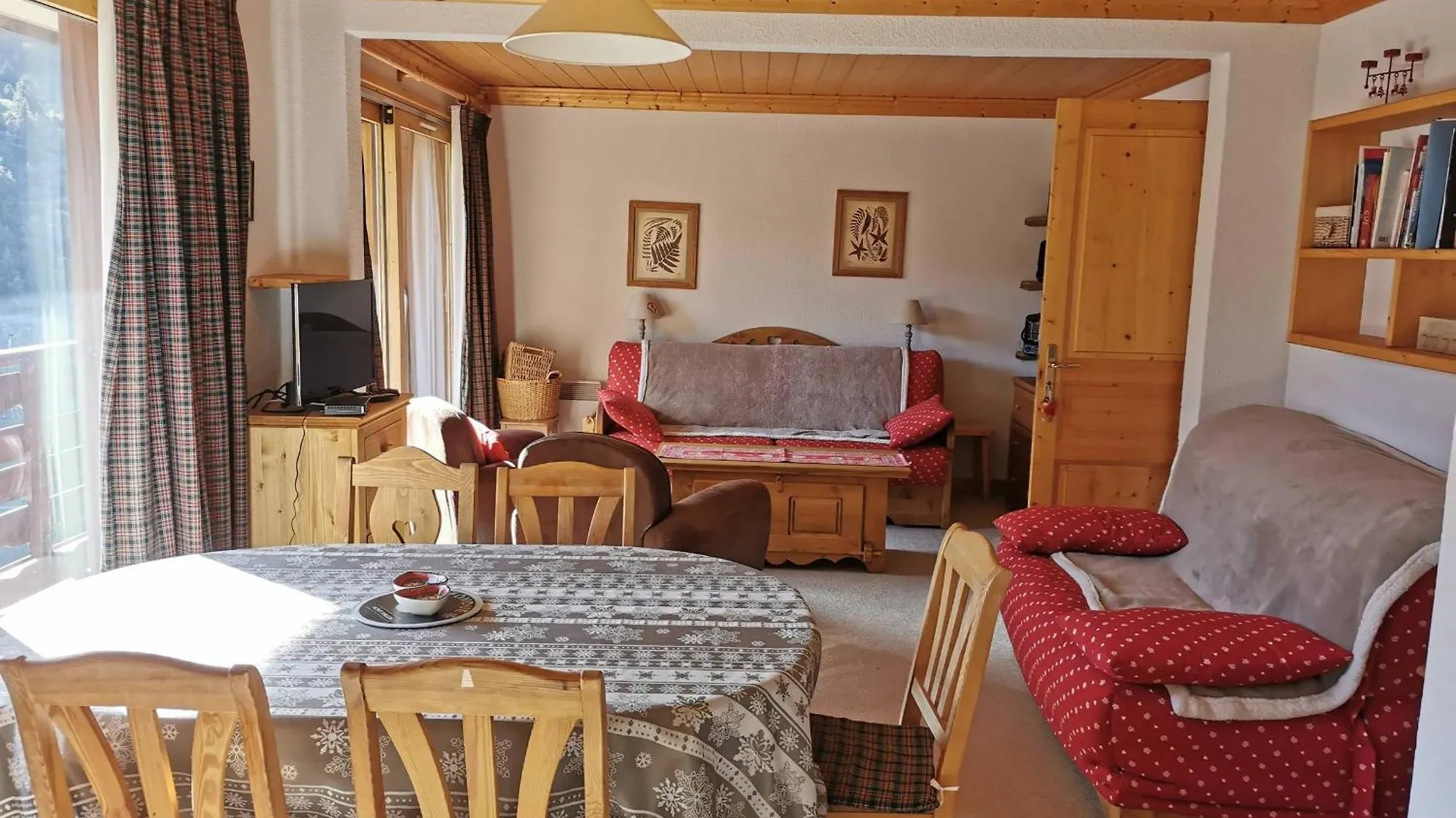 Vaste Appt 2 Ch + Cabine, 200M Des Pistes, Parking, Balcon Sud, Non-Fumeur - Fr-1-355-183 Meribel Apartment