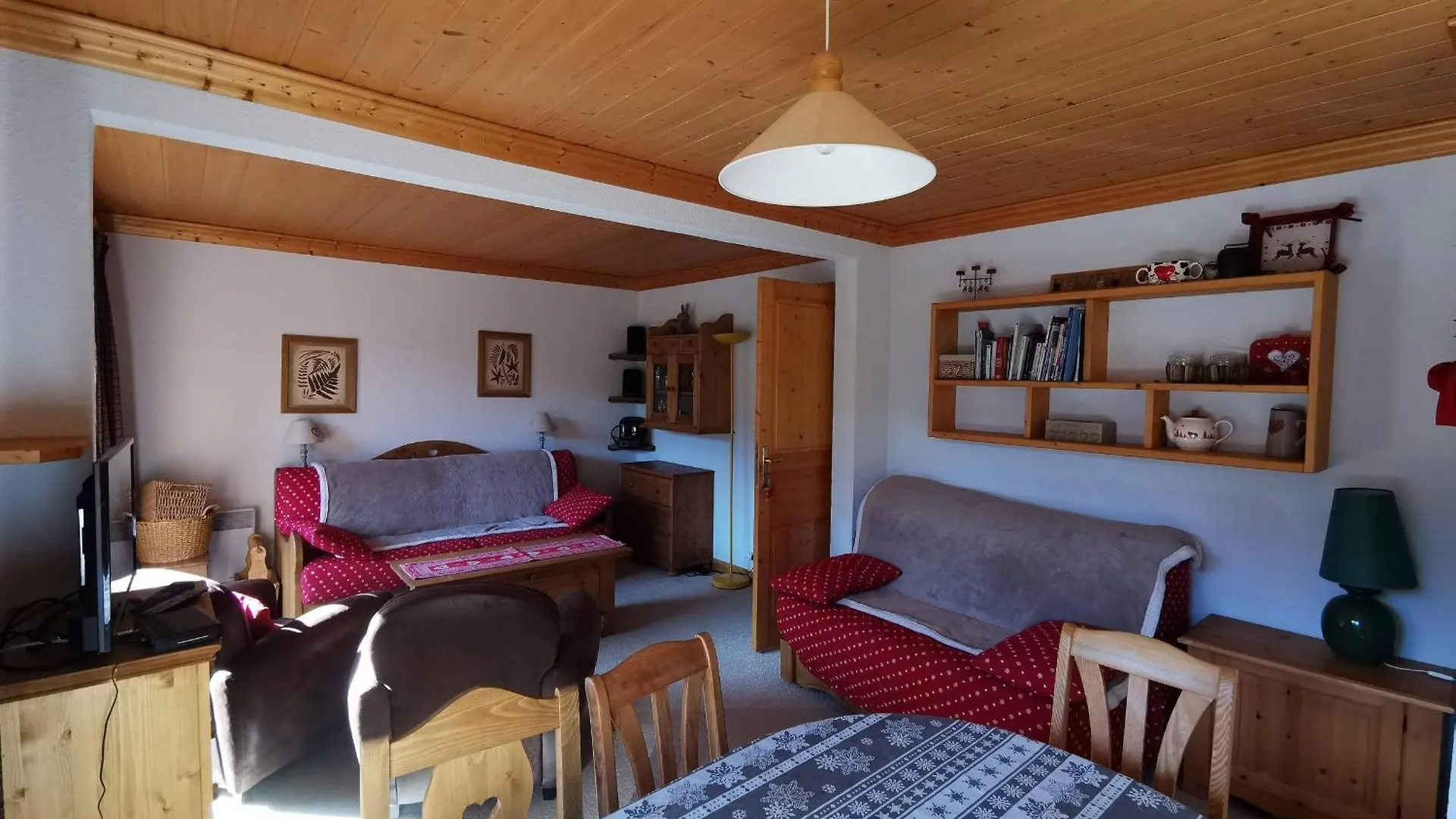 Vaste Appt 2 Ch + Cabine, 200M Des Pistes, Parking, Balcon Sud, Non-Fumeur - Fr-1-355-183 Meribel